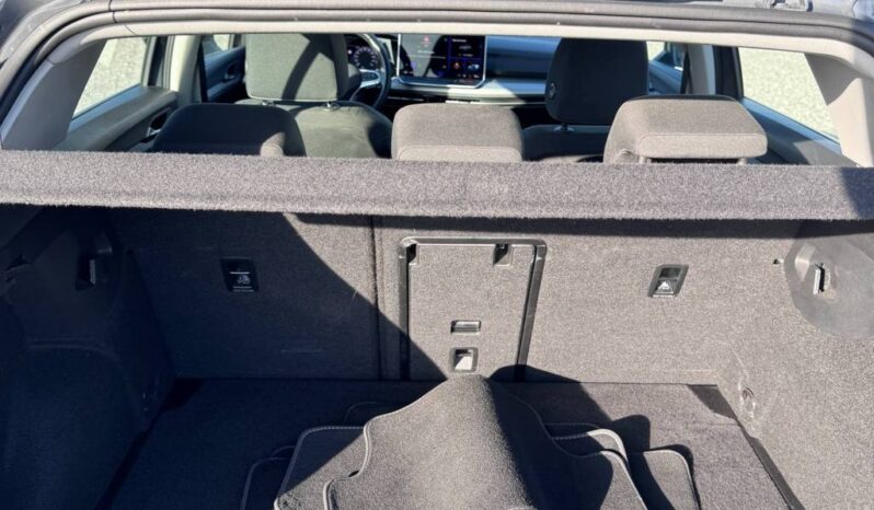 VW GOLF pieno