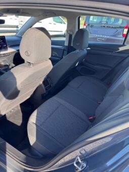 VW GOLF pieno