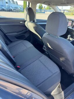 VW GOLF pieno