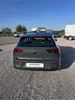 VW GOLF pieno