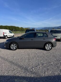 VW GOLF pieno