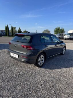 VW GOLF pieno