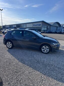 VW GOLF pieno