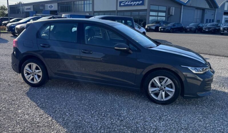 VW GOLF pieno