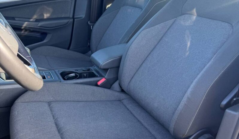 VW GOLF pieno