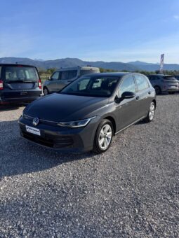 VW GOLF pieno