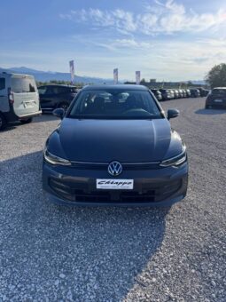 VW GOLF pieno