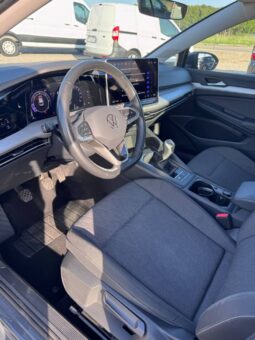VW GOLF pieno