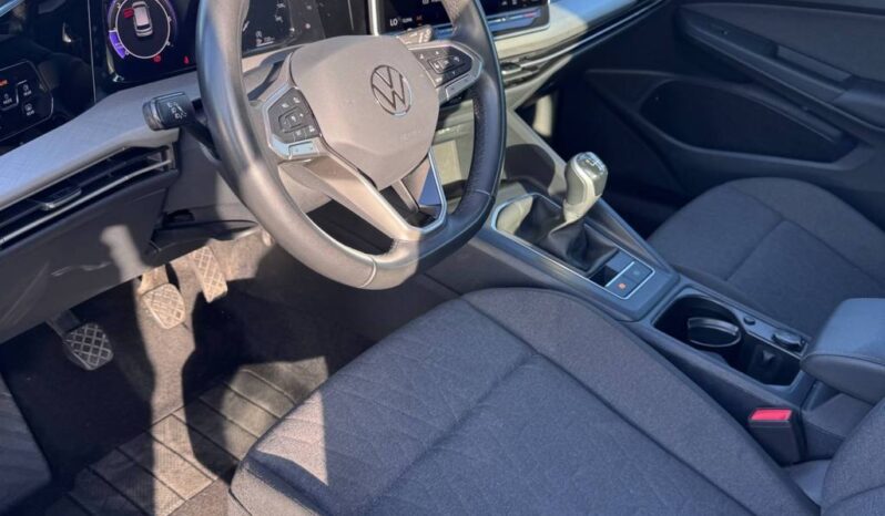 VW GOLF pieno