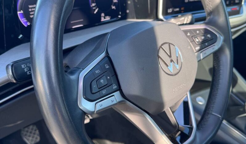 VW GOLF pieno