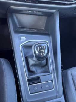 VW GOLF pieno
