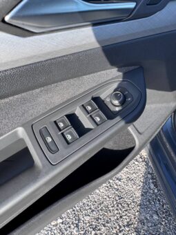 VW GOLF pieno