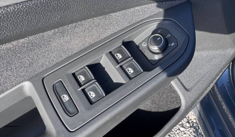 VW GOLF pieno